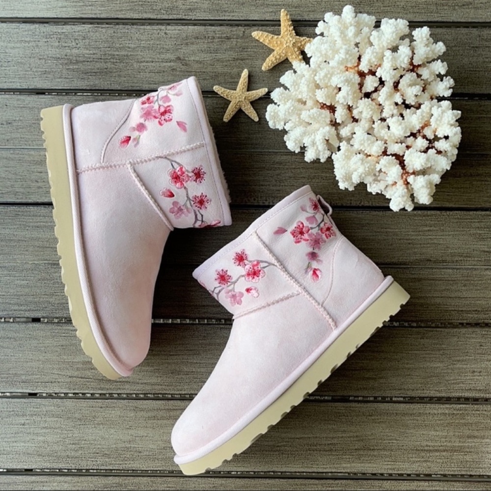 🌴🔆UGG- MINI BLOSSOM BOOTS🔆🌴 - Picture 5 of 15